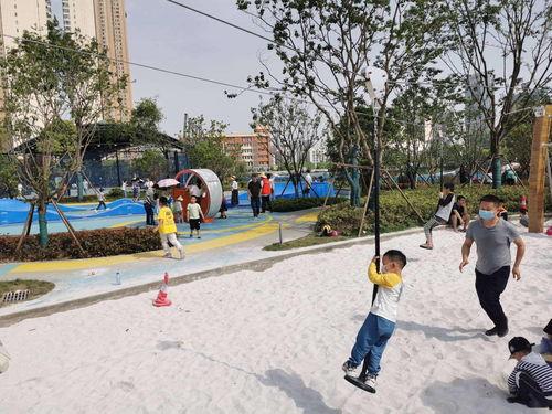 六安第一网红大黑哥 长治体育公园跑道一圈多少米,长治体育公园跑道一圈究竟多少米？”